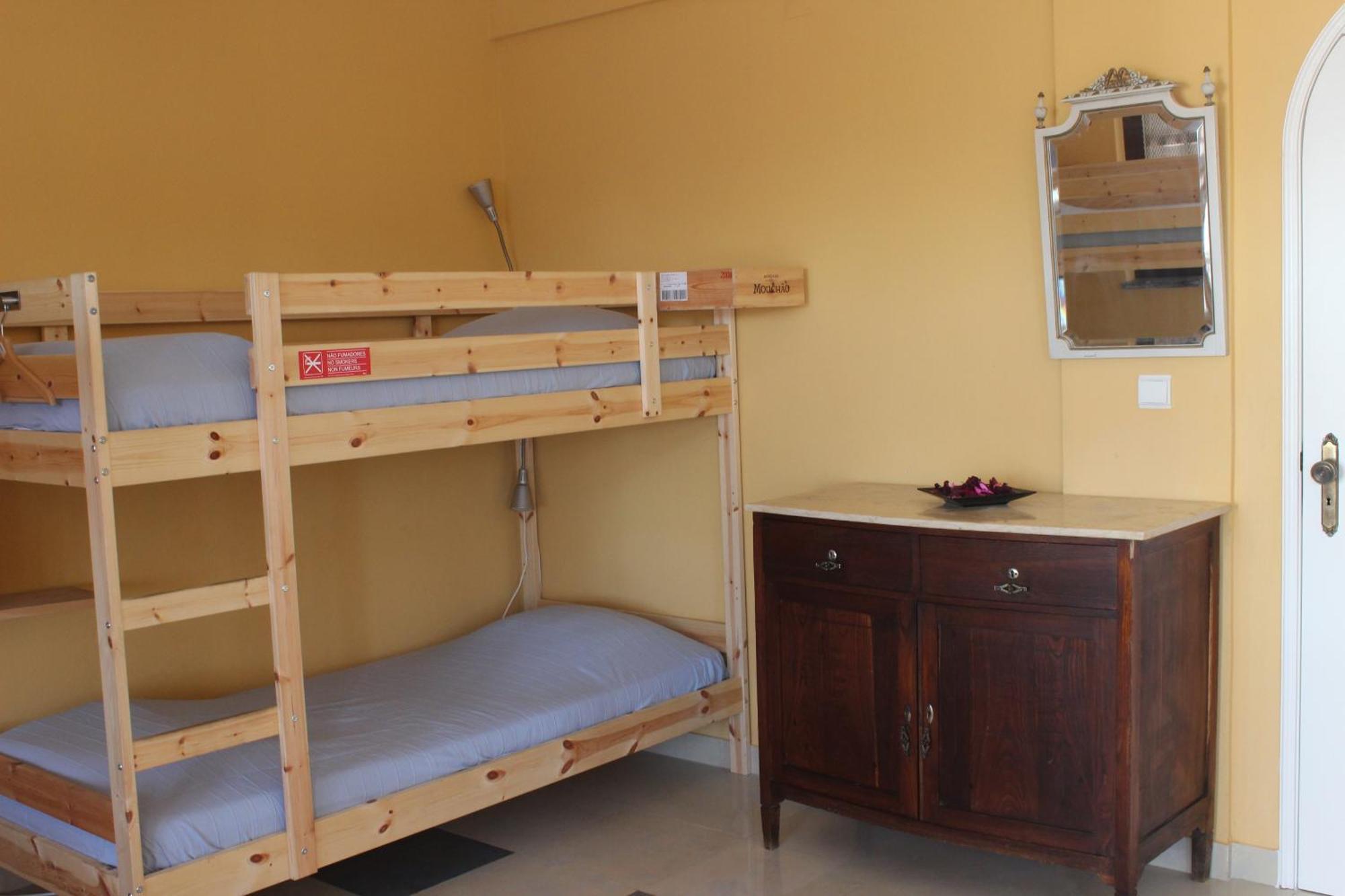 Ericeira Chill Hill Hostel & Private Rooms - Peach Garden Cameră foto
