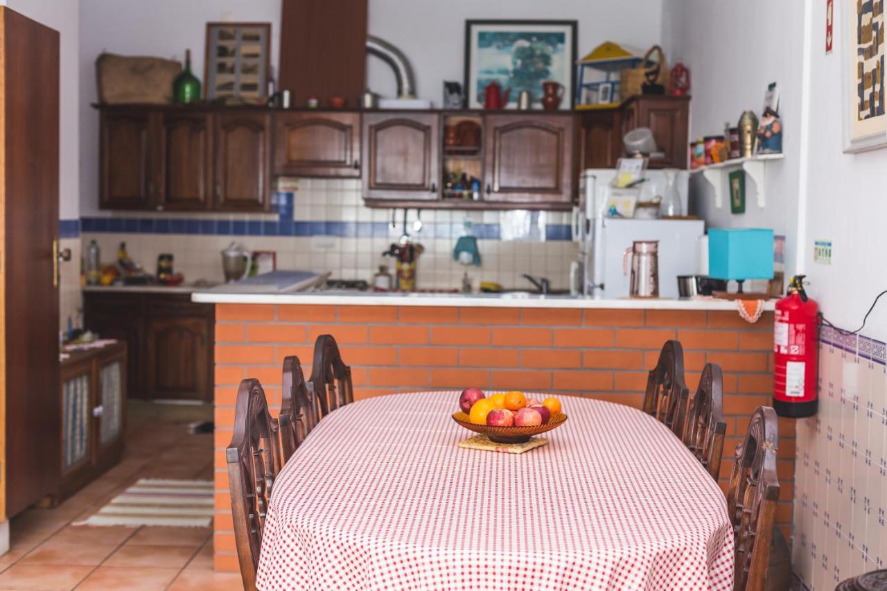 Ericeira Chill Hill Hostel & Private Rooms - Peach Garden Exterior foto